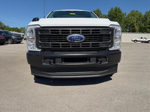 Oxford White 2026 Ford F-350 XL