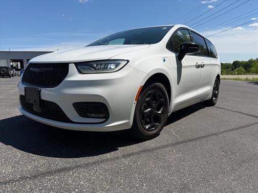 Bright White Clearcoat 2024 Chrysler Pacifica Hybrid Select