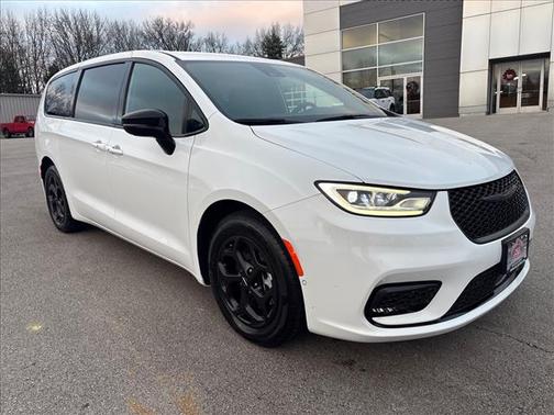 2024 Chrysler Pacifica Hybrid Select