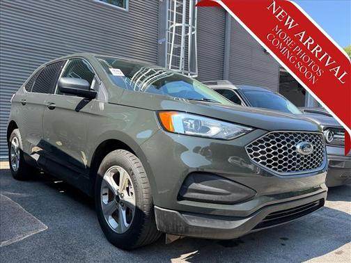 Green 2024 Ford Edge SE