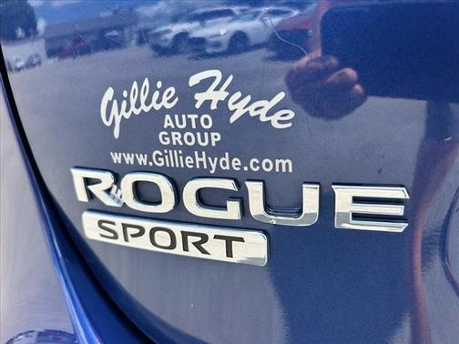 2022 Nissan Rogue Sport SV