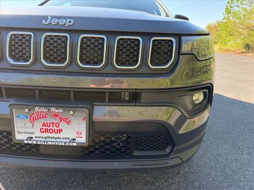 Granite Crystal Clearcoat Metallic 2023 Jeep Compass Latitude Lux