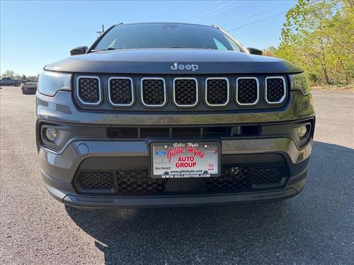Granite Crystal Clearcoat Metallic 2023 Jeep Compass Latitude Lux