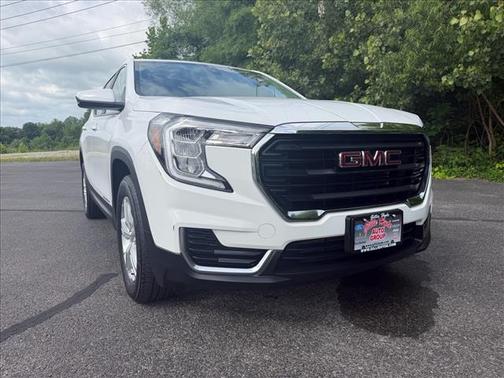 Summit White 2024 GMC Terrain SLE