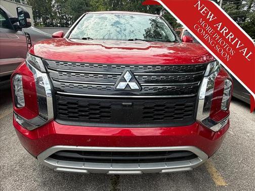 Red Diamond 2023 Mitsubishi Outlander SE