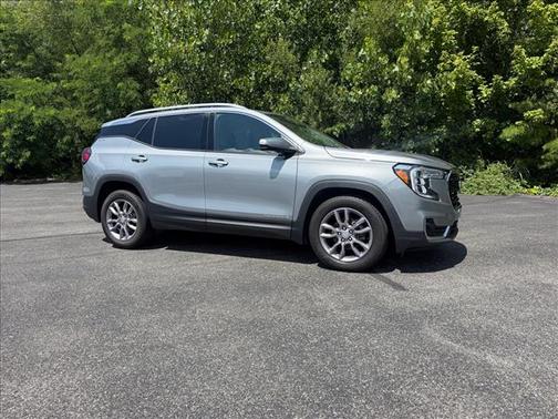Sterling Metallic 2023 GMC Terrain SLT