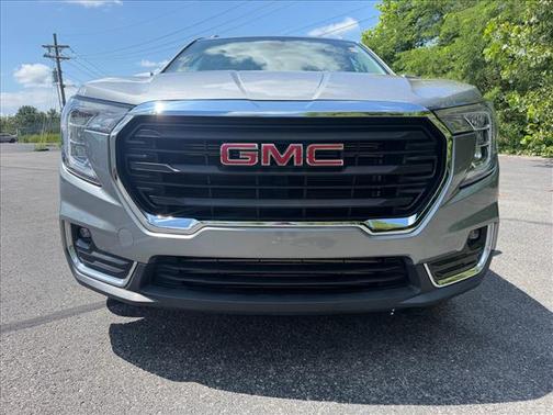 Sterling Metallic 2023 GMC Terrain SLT