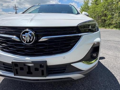 Summit White 2023 Buick Encore GX Essence