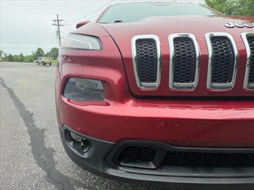 Deep Cherry Red Crystal Pearlcoat 2016 Jeep Cherokee Latitude