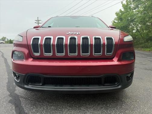 Deep Cherry Red Crystal Pearlcoat 2016 Jeep Cherokee Latitude