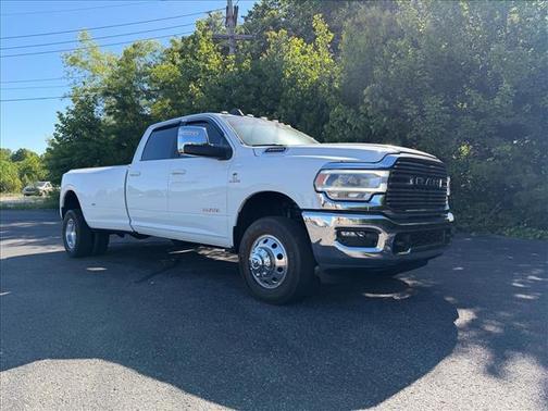 Bright White Clearcoat 2024 RAM 3500 Laramie