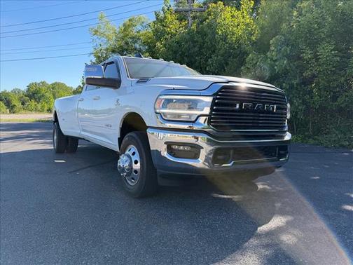 Bright White Clearcoat 2024 RAM 3500 Laramie