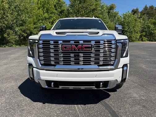 Summit White 2025 GMC Sierra 3500 Denali