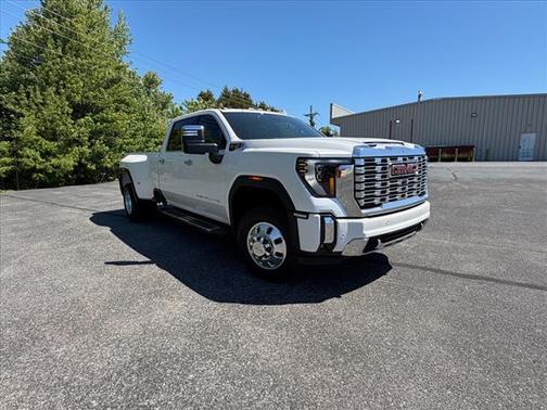 Summit White 2025 GMC Sierra 3500 Denali