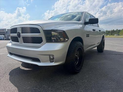 Bright Silver Clearcoat Metallic 2018 RAM 1500 ST