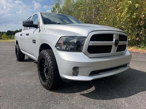 Bright Silver Clearcoat Metallic 2018 RAM 1500 ST