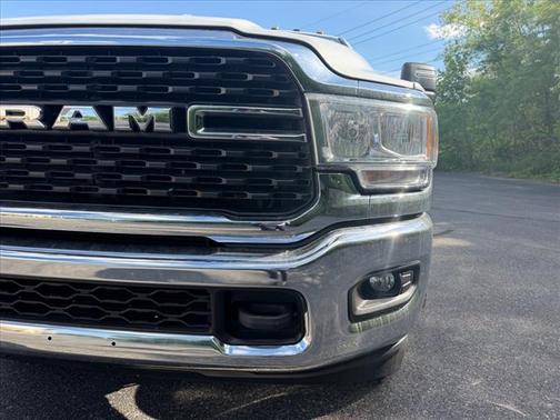 Bright White Clearcoat 2024 RAM 3500 Big Horn