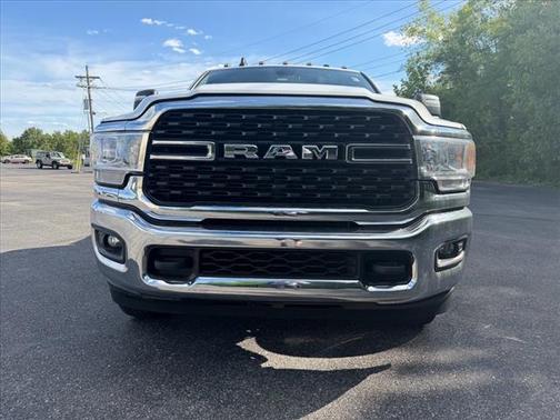 Bright White Clearcoat 2024 RAM 3500 Big Horn