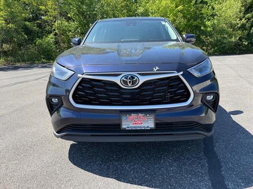 Blue 2023 Toyota Highlander LE