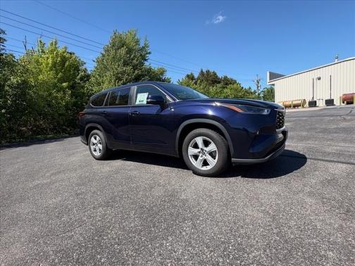 Blue 2023 Toyota Highlander LE