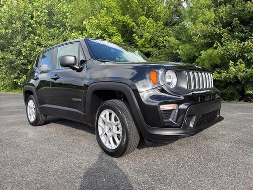 Black Clearcoat 2023 Jeep Renegade Latitude