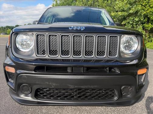 Black Clearcoat 2023 Jeep Renegade Latitude