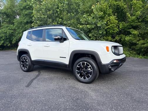 Alpine White Clearcoat 2023 Jeep Renegade Latitude