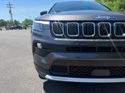 Granite Crystal Clearcoat Metallic 2023 Jeep Compass Limited