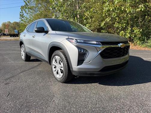 Sterling Gray Metallic 2024 Chevrolet Trax LS