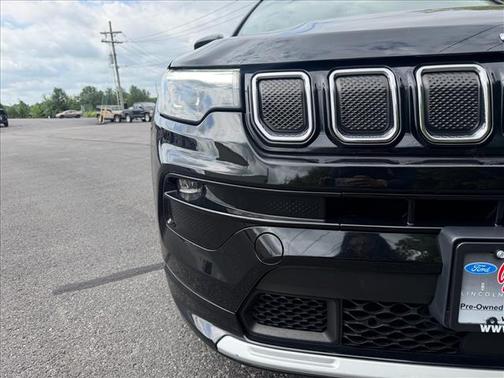 Diamond Black Crystal Pearlcoat 2022 Jeep Compass Limited