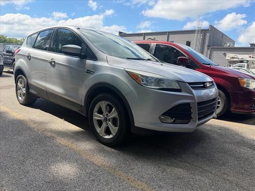 Ingot Silver Metallic 2014 Ford Escape SE