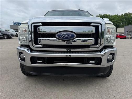 White Platinum Tri-Coat Metallic 2011 Ford F-250 Lariat
