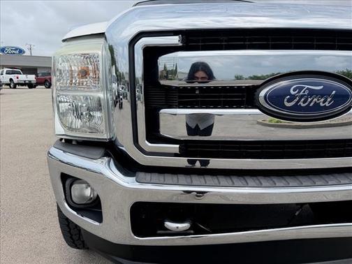 White Platinum Tri-Coat Metallic 2011 Ford F-250 Lariat