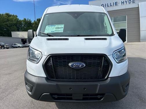 2025 Ford Transit-250 148 WB Medium Roof Cargo