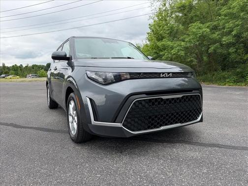 Gray 2024 Kia Soul LX