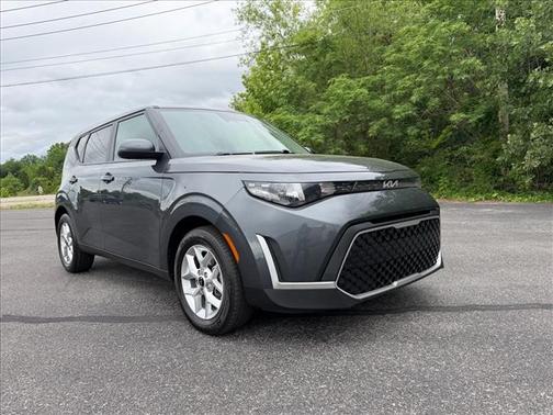 Gray 2024 Kia Soul LX