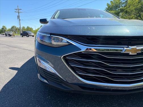 Lakeshore Blue Metallic 2025 Chevrolet Malibu 1LS