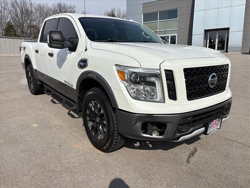 2017 Nissan Titan 