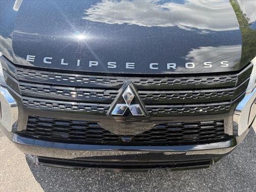Labrador Black Pearl 2024 Mitsubishi Eclipse Cross SEL