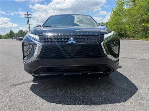 Labrador Black Pearl 2024 Mitsubishi Eclipse Cross SEL