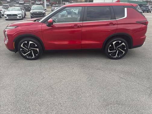 2023 Mitsubishi Outlander SE