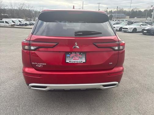 2023 Mitsubishi Outlander SE