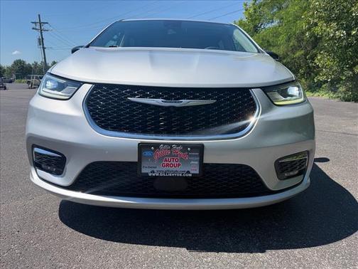 Silver Mist Clearcoat 2024 Chrysler Pacifica Touring-L