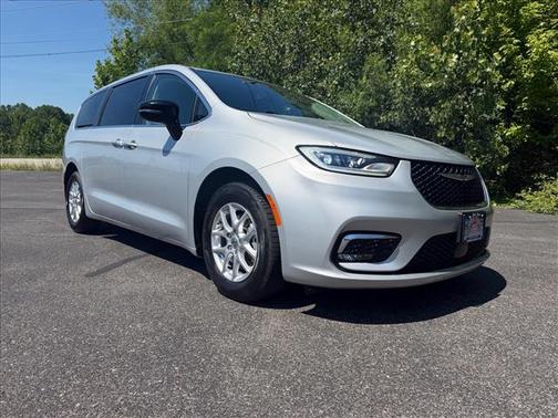 Silver Mist Clearcoat 2024 Chrysler Pacifica Touring-L