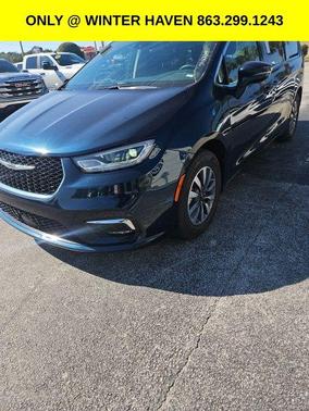 2022 Chrysler Pacifica Hybrid Touring L