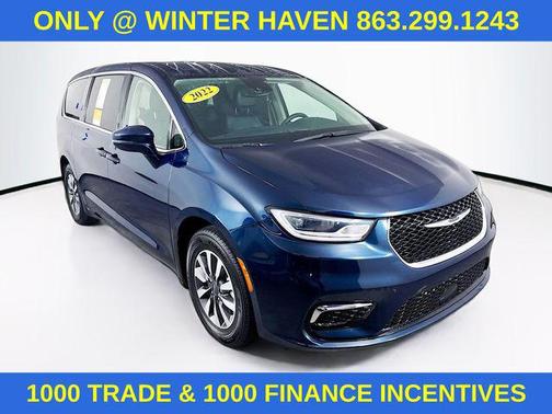 2022 Chrysler Pacifica Hybrid Touring L