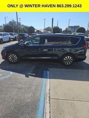 2022 Chrysler Pacifica Hybrid Touring L