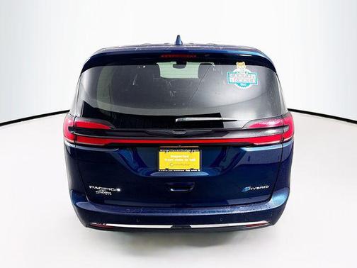 2022 Chrysler Pacifica Hybrid Touring L