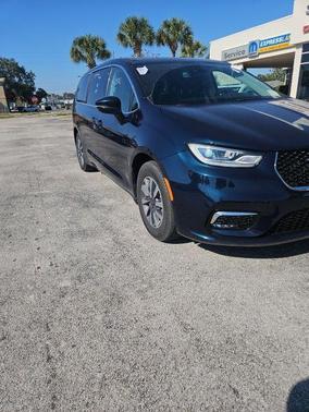 2022 Chrysler Pacifica Hybrid Touring L