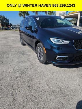 2022 Chrysler Pacifica Hybrid Touring L